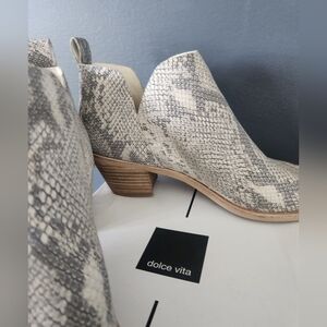 Dolce Vita Sonni Snake Print Leather Booties NIB 9.5